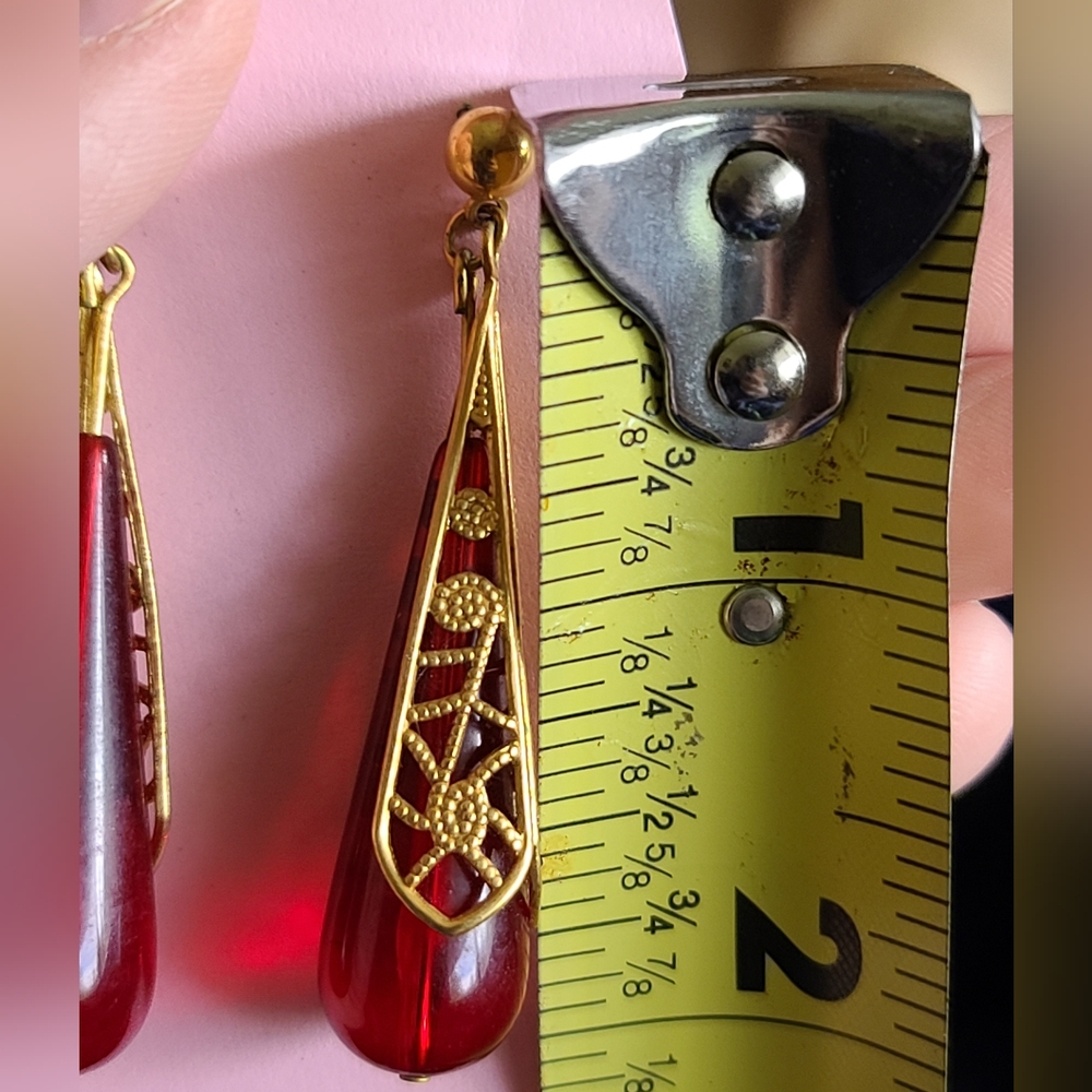 Elegant Vinage Monet Gold Tone and Red Drop Earrings - Picture 4 of 5